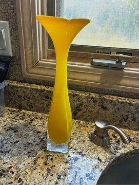 Vintage Mid-Century Yellow Cased Glass Jack in the Pulpit Vase
